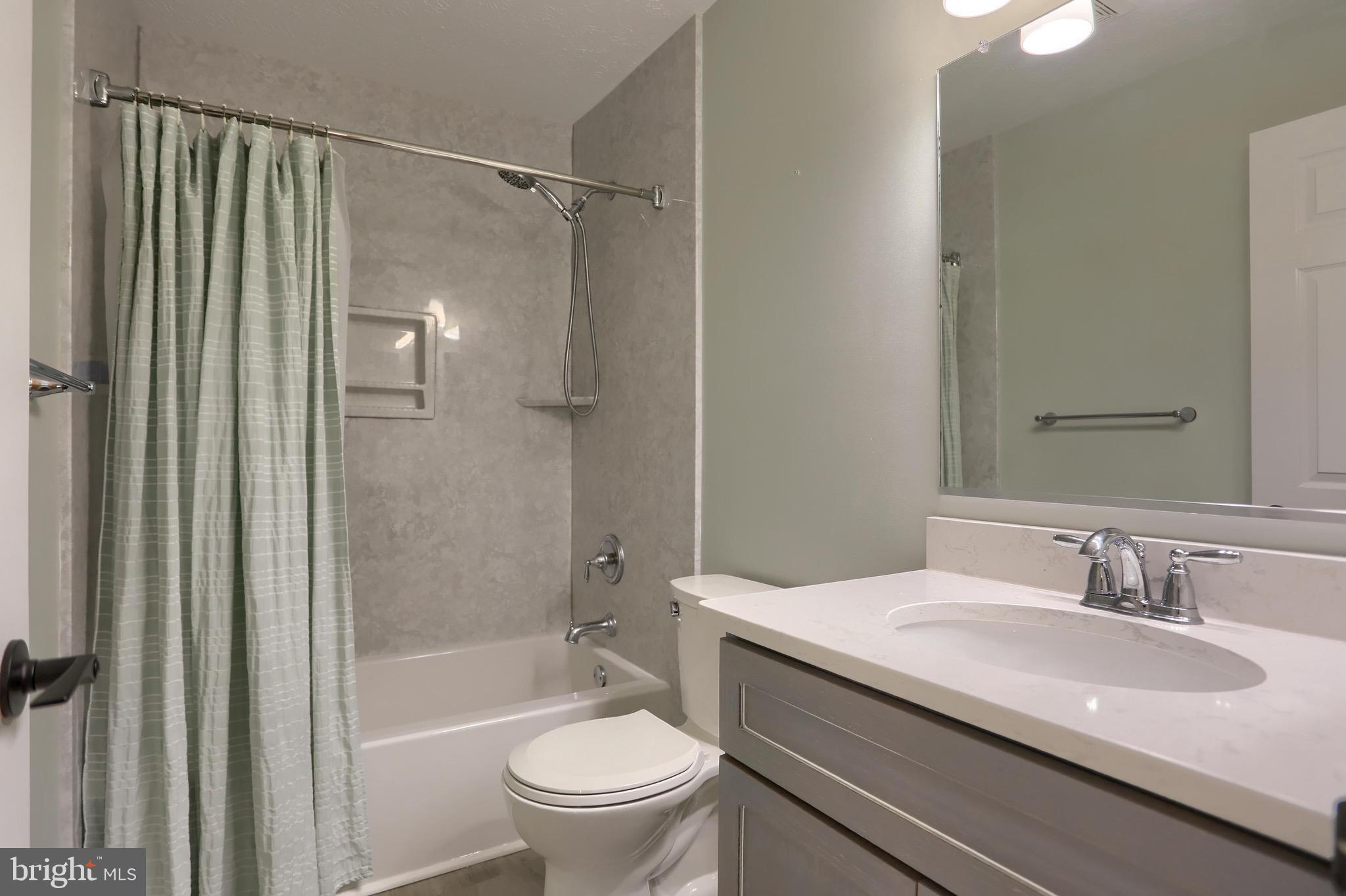 THE POND - Residential