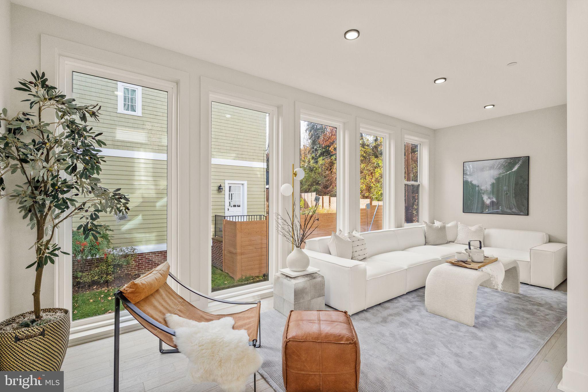 CHEVY CHASE - Residential