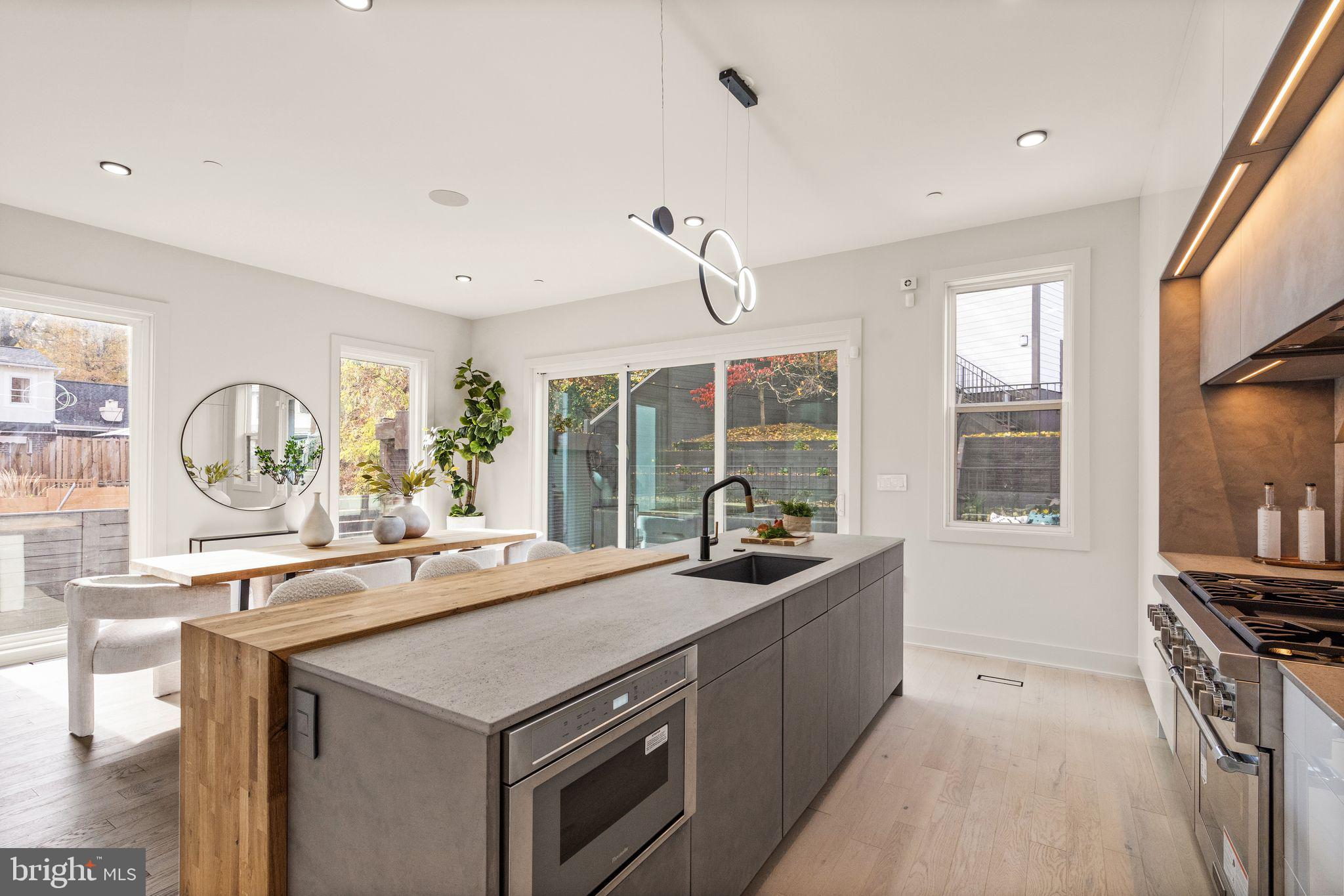 CHEVY CHASE - Residential