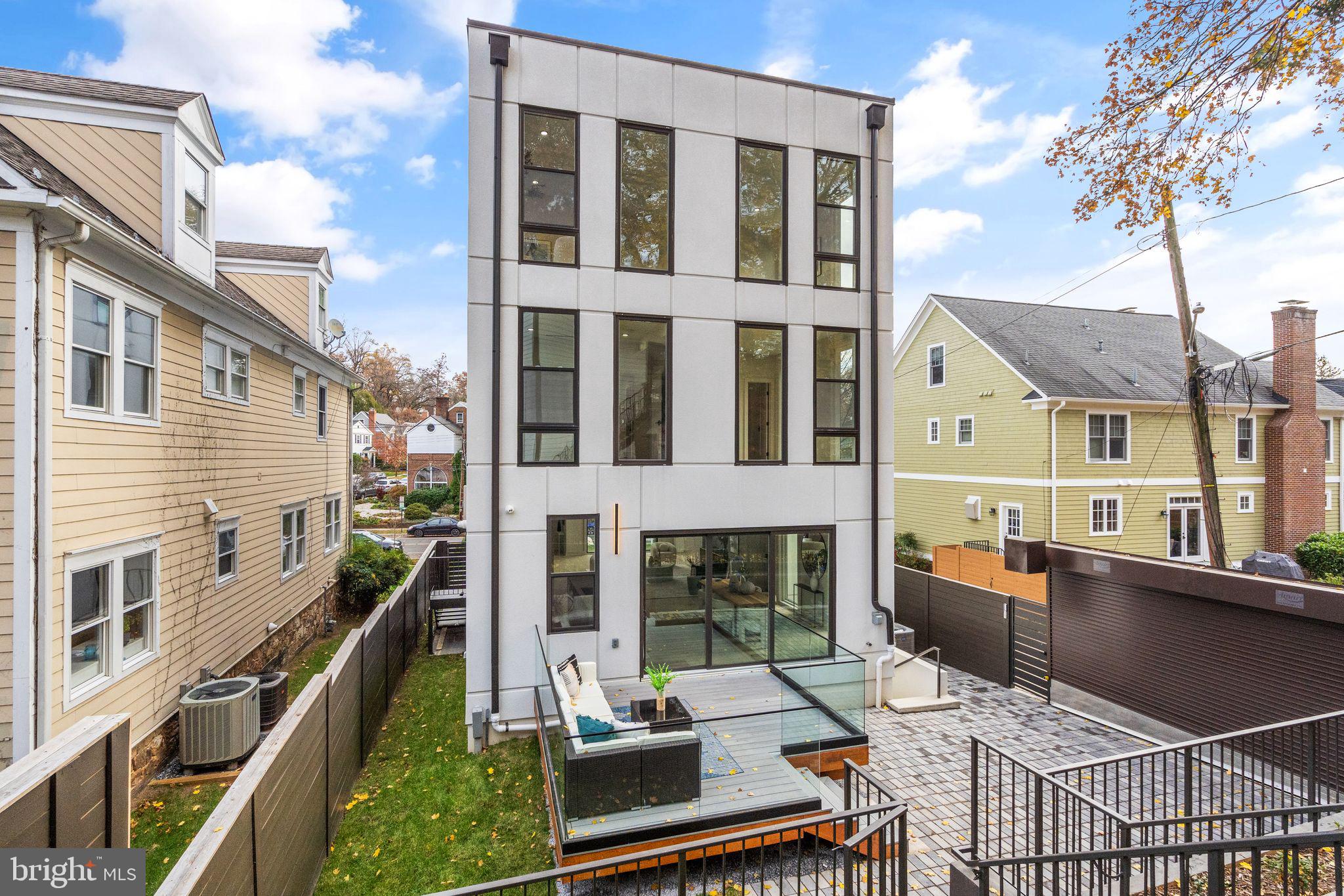 CHEVY CHASE - Residential