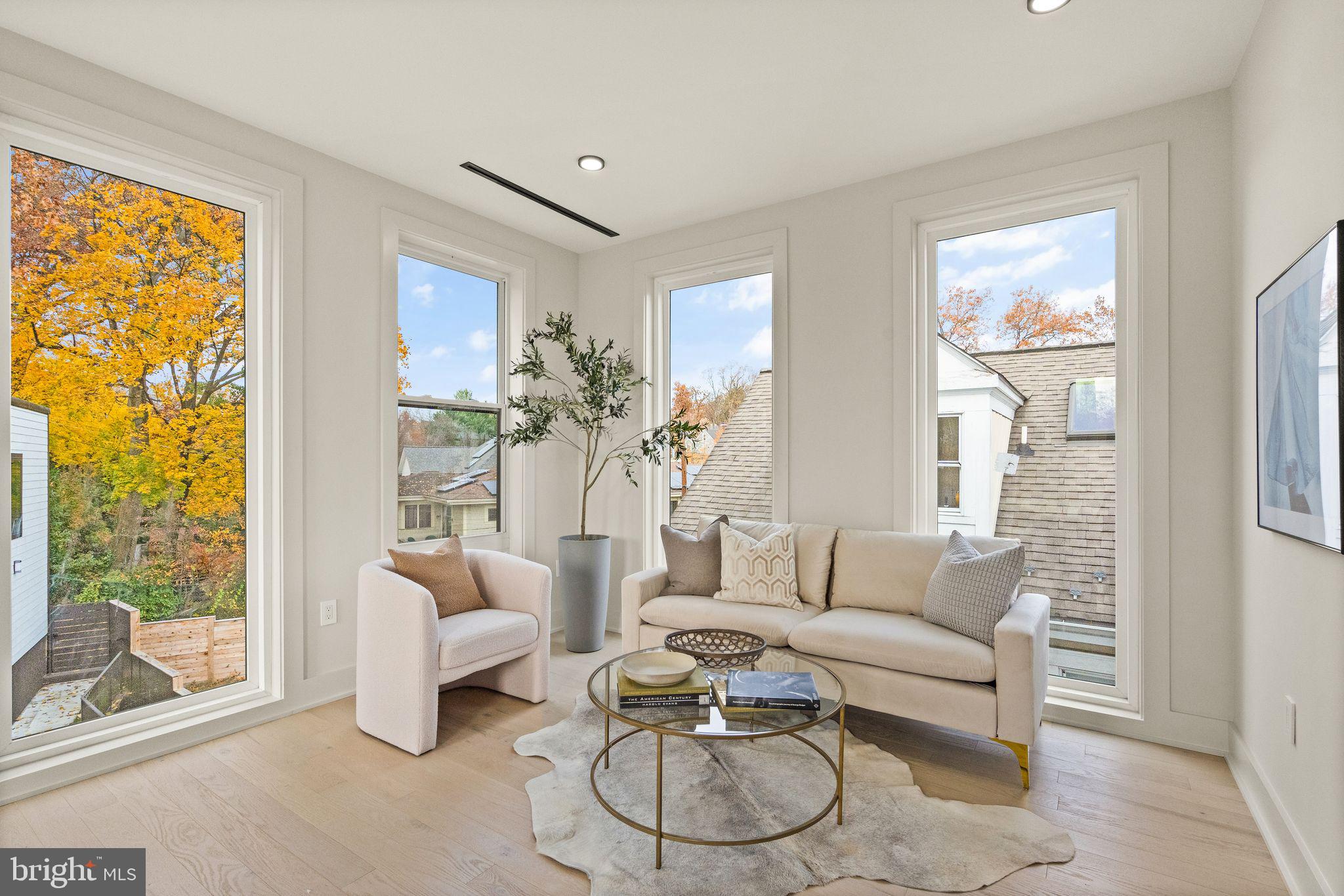 CHEVY CHASE - Residential