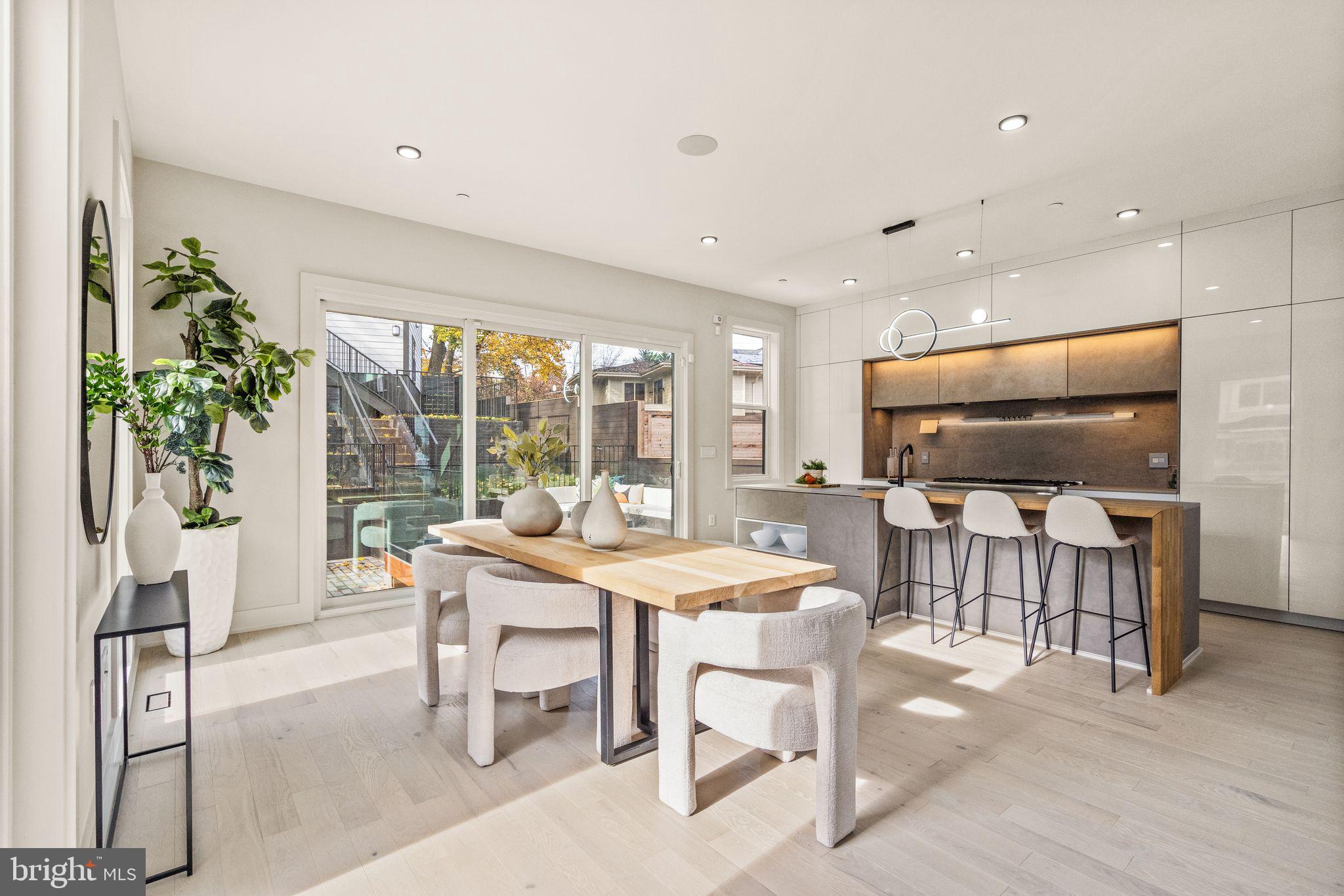 CHEVY CHASE - Residential