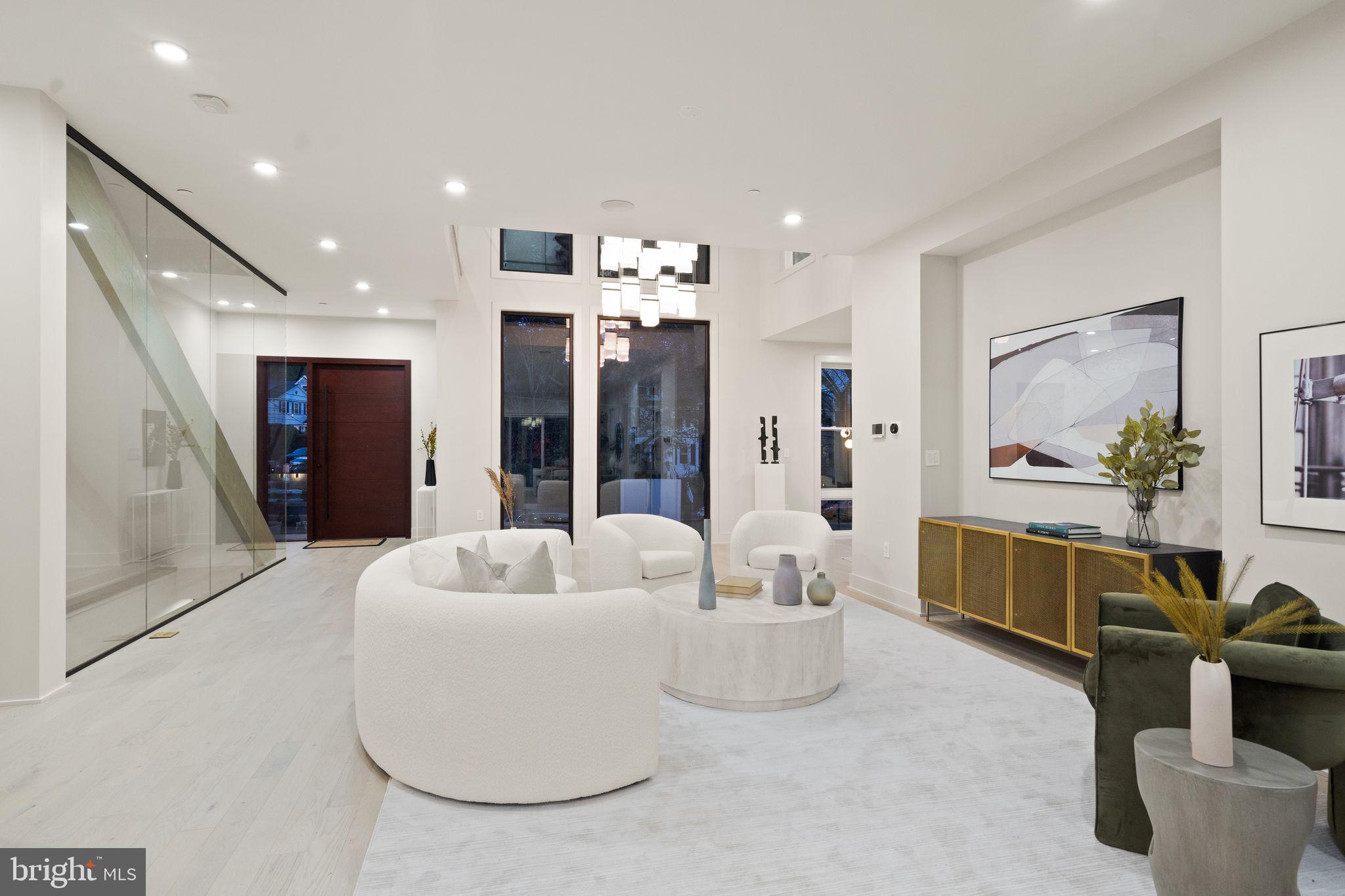 CHEVY CHASE - Residential