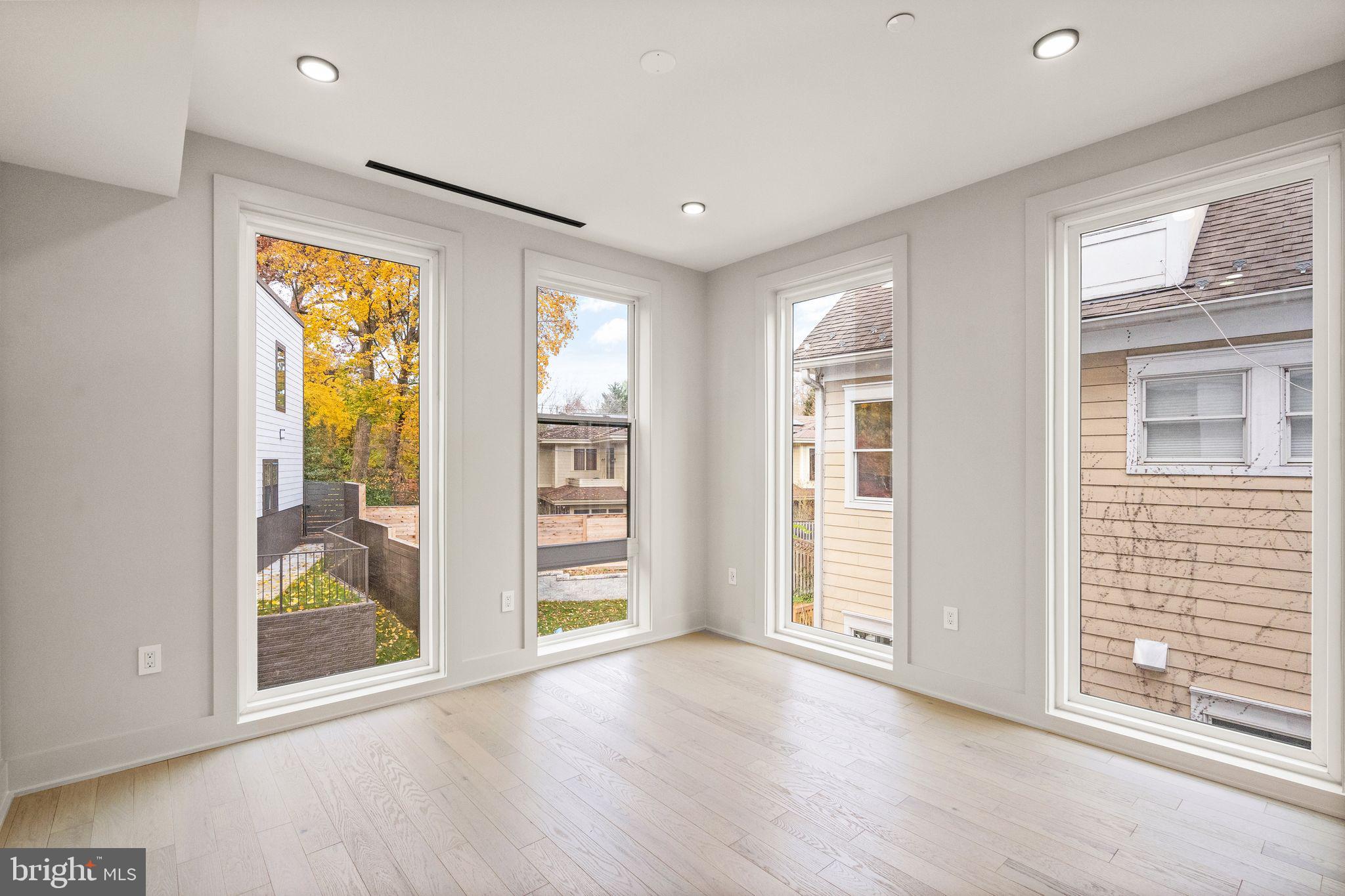 CHEVY CHASE - Residential
