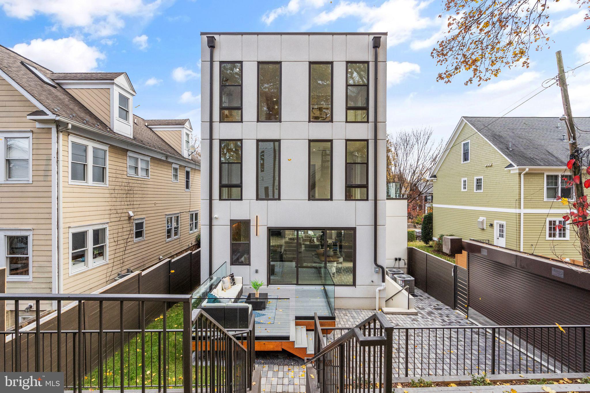 CHEVY CHASE - Residential