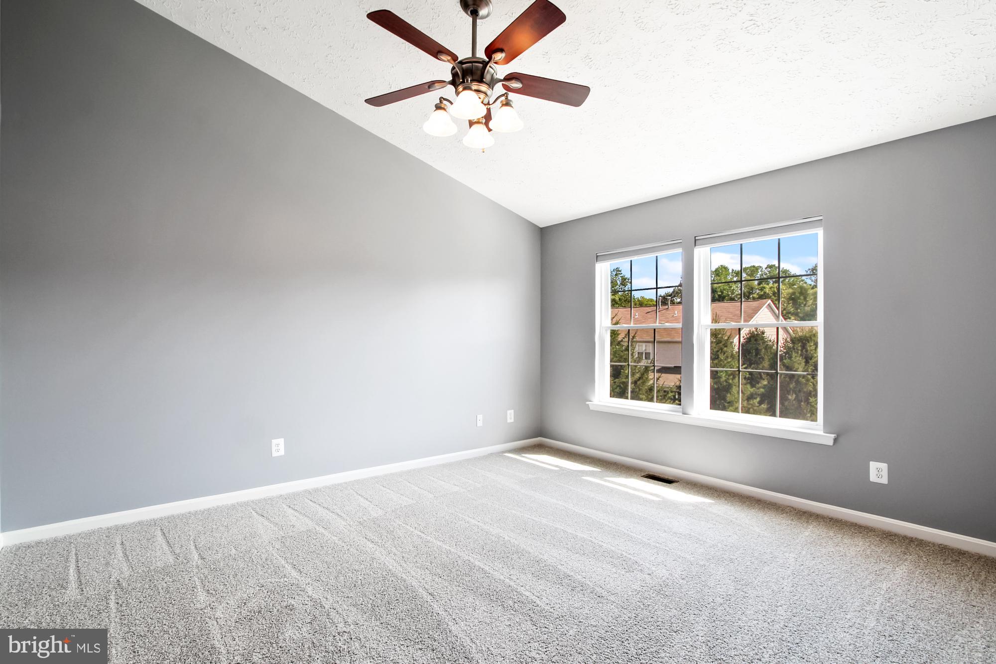 DEER SPRING - Residential