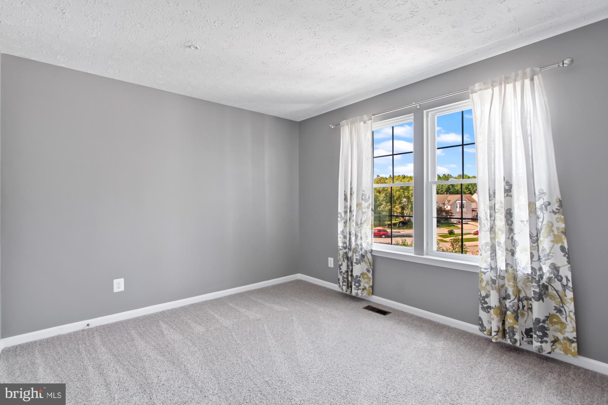 DEER SPRING - Residential