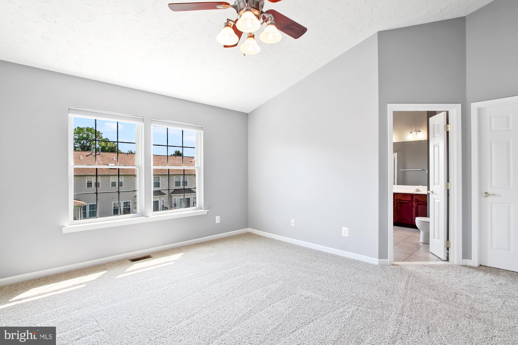 DEER SPRING - Residential