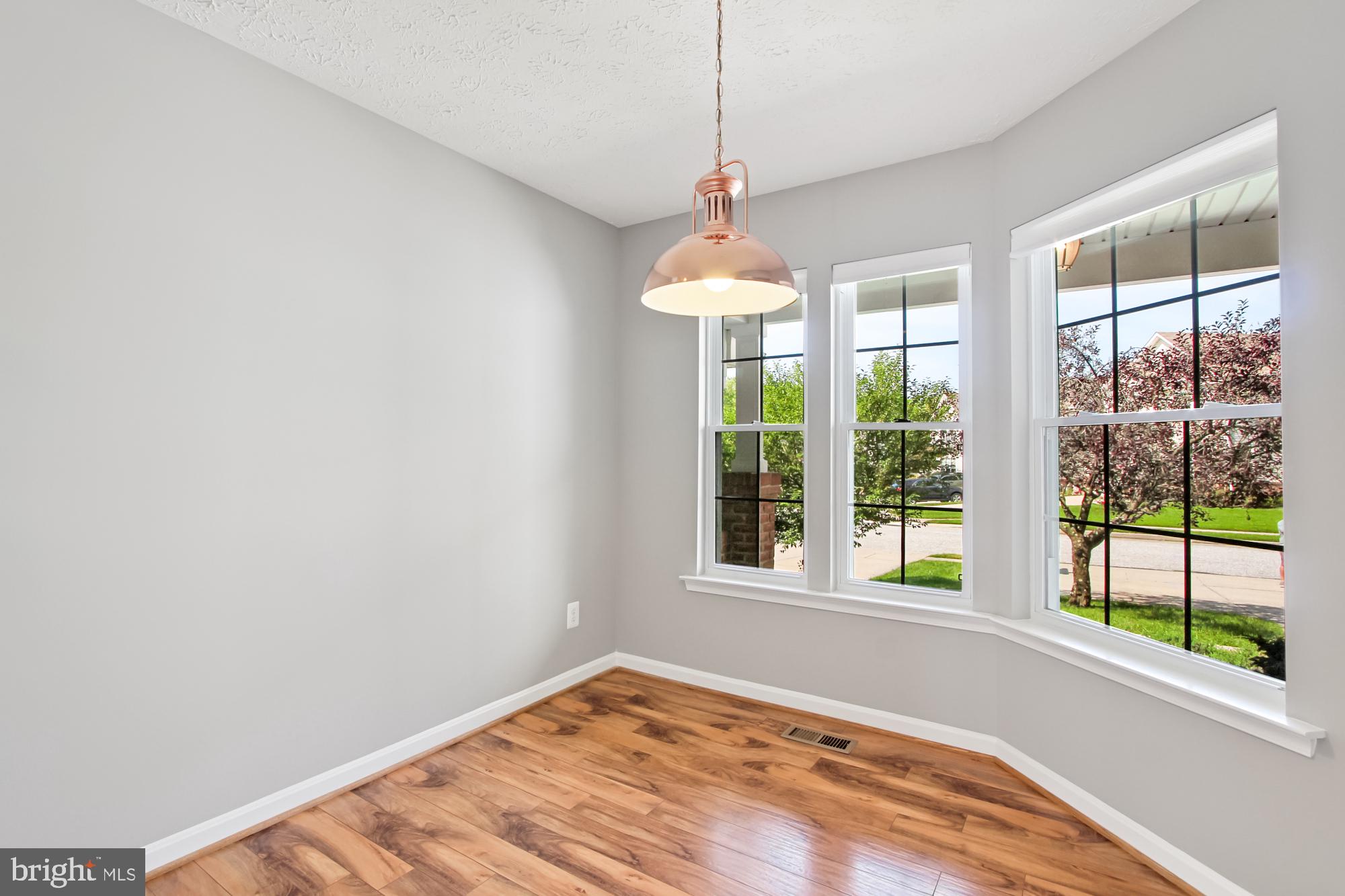 DEER SPRING - Residential