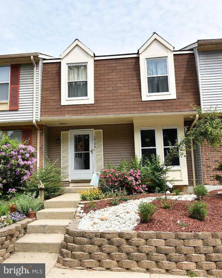 You will love this beautiful townhome in sought after Montclair! 3 beddrooms 2 full and 2 half bath, eat in kitchen, separate dining room, finished basement that walks out to fenced in back yard, updates throughout, gorgeous landscaping, close to everything including major highways, shopping restaurants, schools, dolphin beach, pool, golf. Awesome home in awesome location! SCHEDULE TODAY NOT CATS!