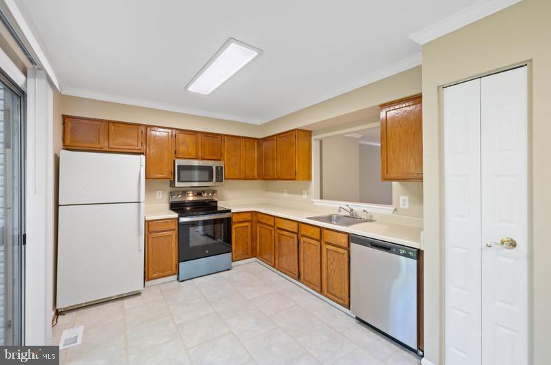 WILLOW COVE TOWNHOMES - Residential