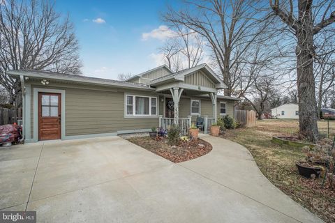 8227 FRYE ROAD ALEXANDRIA VA 22309