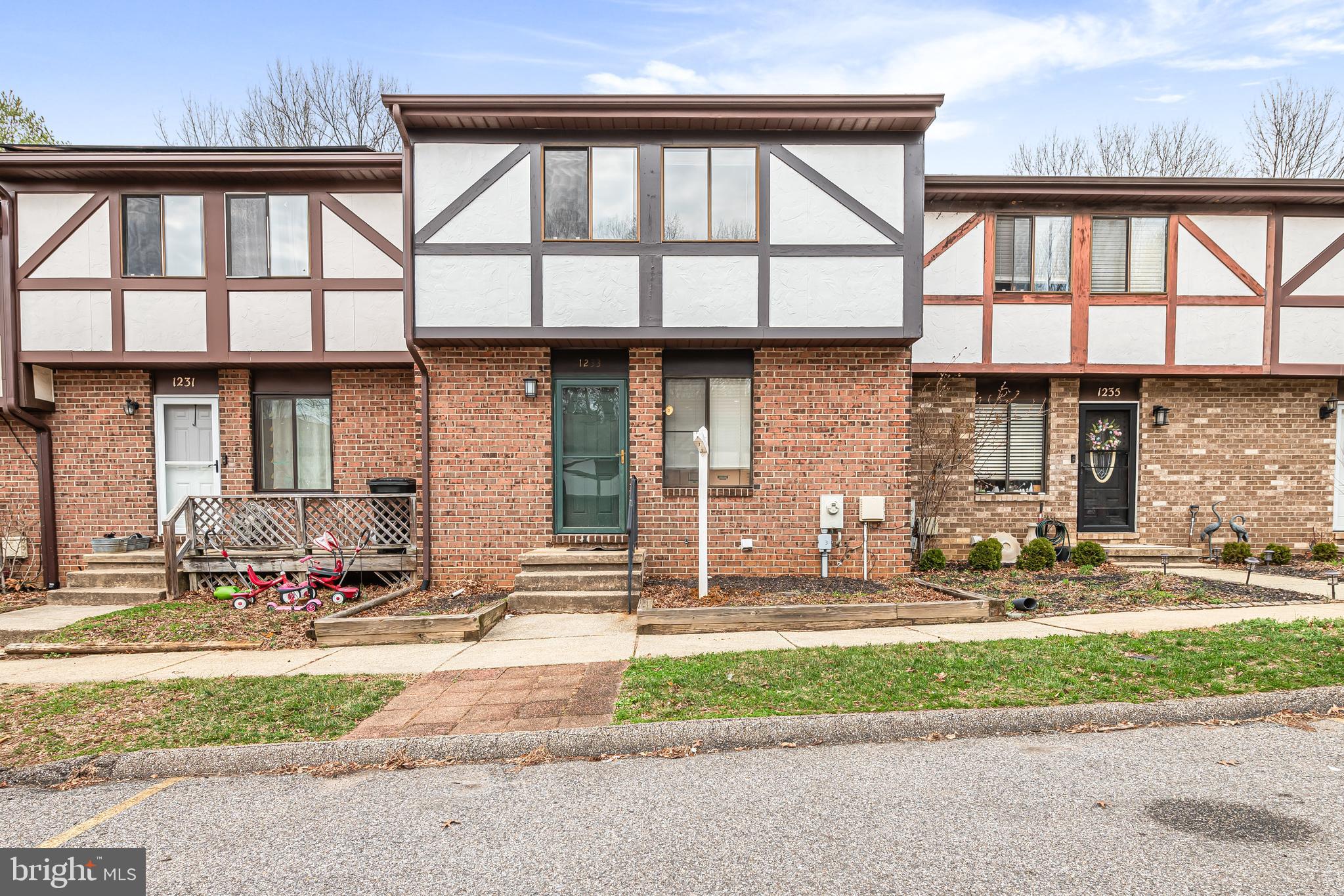 KIMBERLY WOODS VILLAGE - Residential