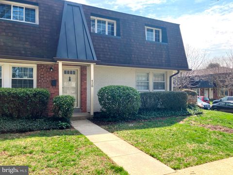428 HAMPTON COURT 108 FALLS CHURCH VA 22046