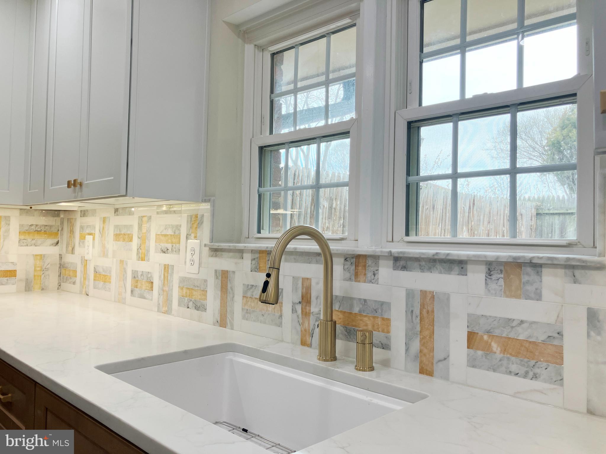 428 HAMPTON COURT 108