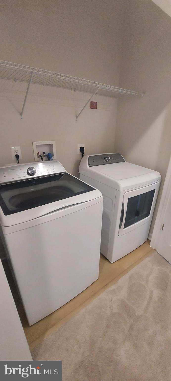 TOWNS AT MARKET COMMONS - Residential Lease