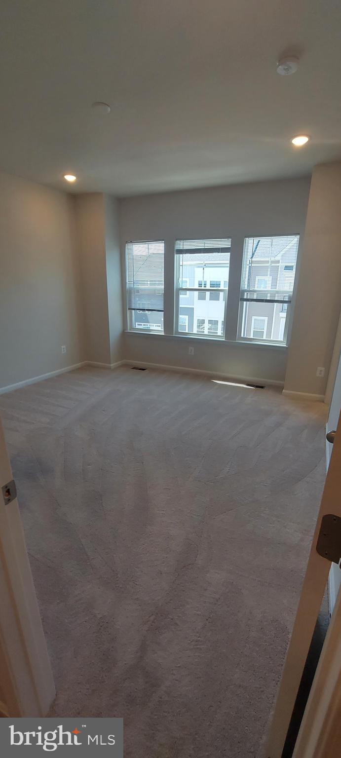 TOWNS AT MARKET COMMONS - Residential Lease