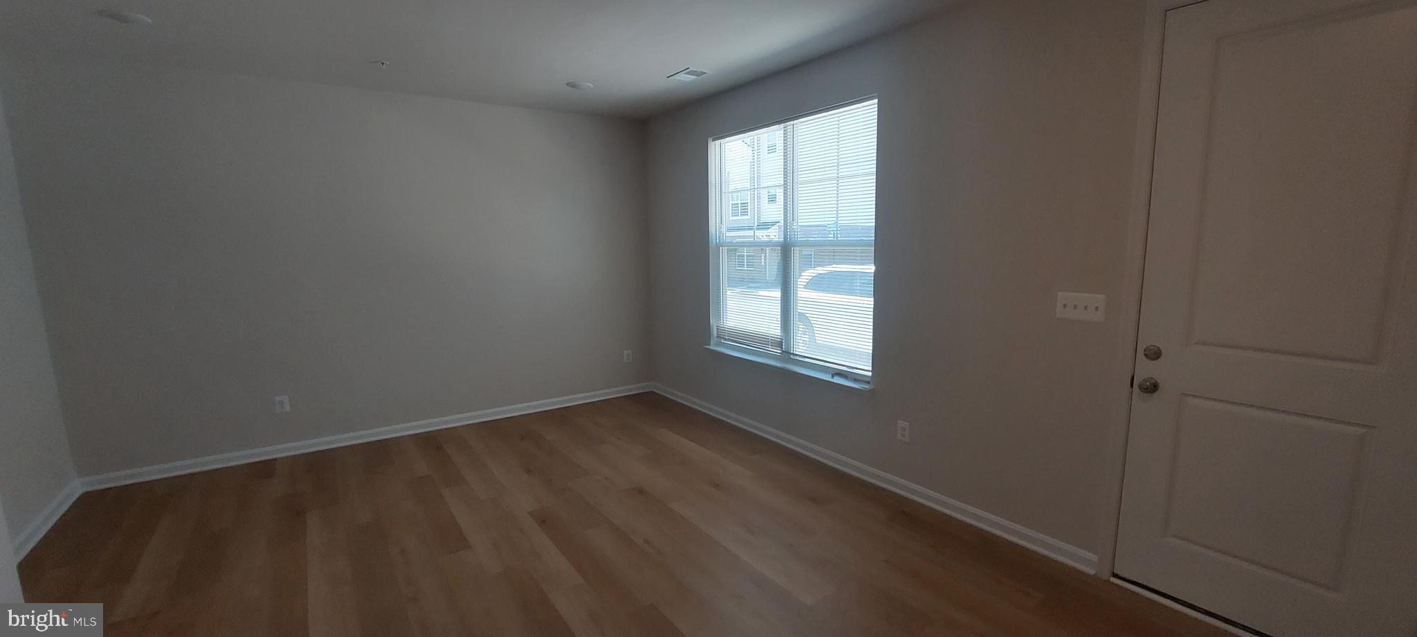 TOWNS AT MARKET COMMONS - Residential Lease