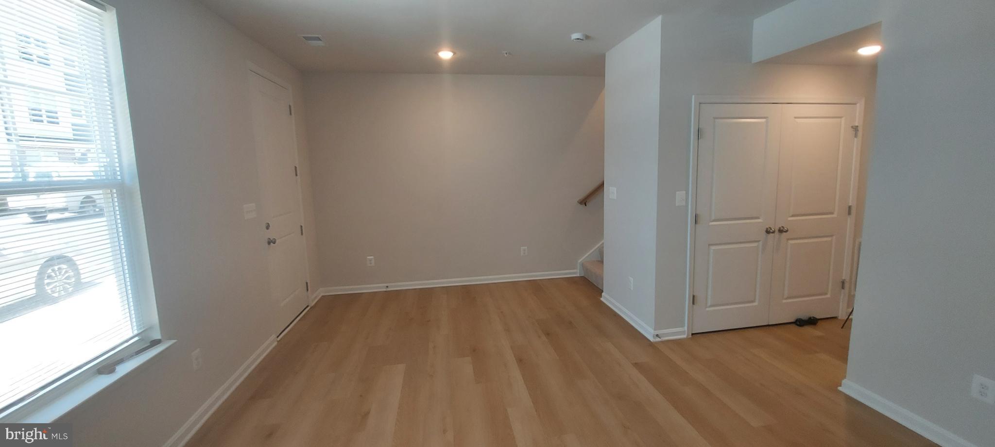 TOWNS AT MARKET COMMONS - Residential Lease