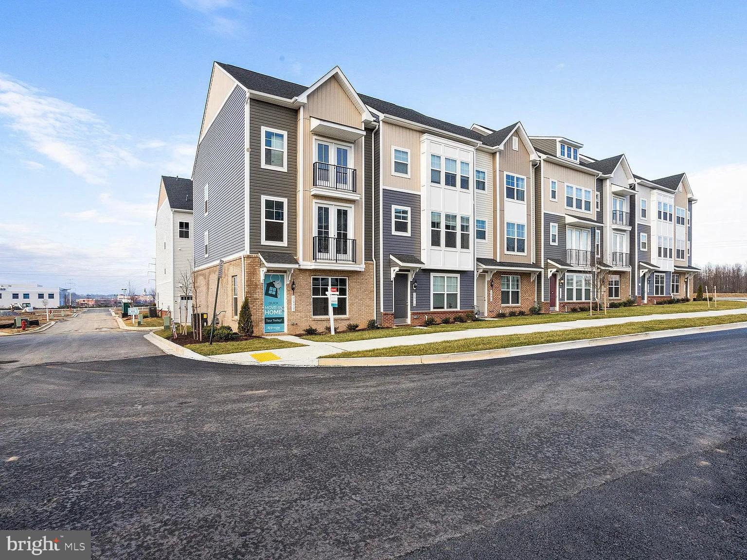 TOWNS AT MARKET COMMONS - Residential Lease
