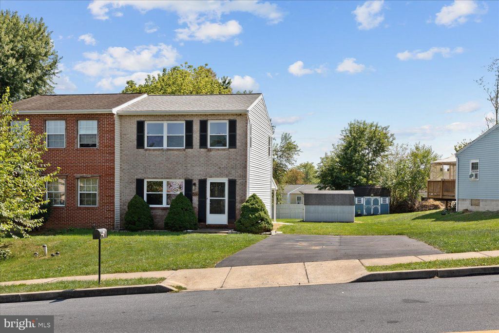 Photo of 1555 Manor Boulevard, LANCASTER, PA 17603 (MLS # PALA2060668)