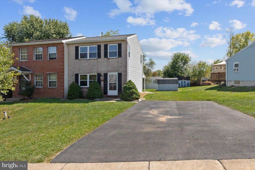 Photo of 1555 Manor Boulevard, LANCASTER, PA 17603 (MLS # PALA2060668)
