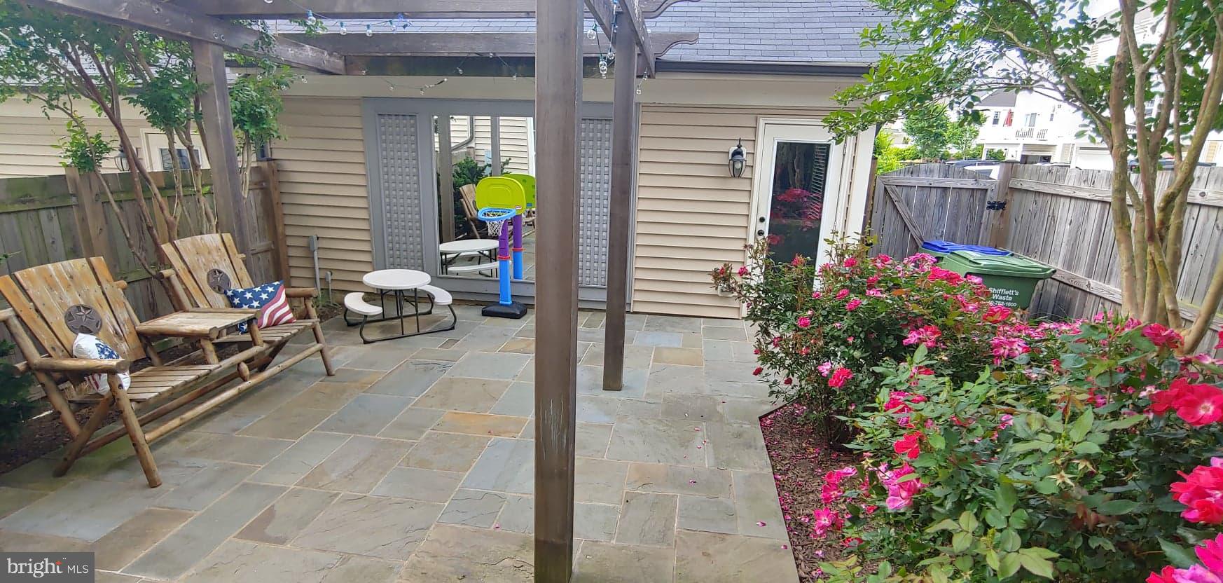 EMBREY MILL - Residential Lease