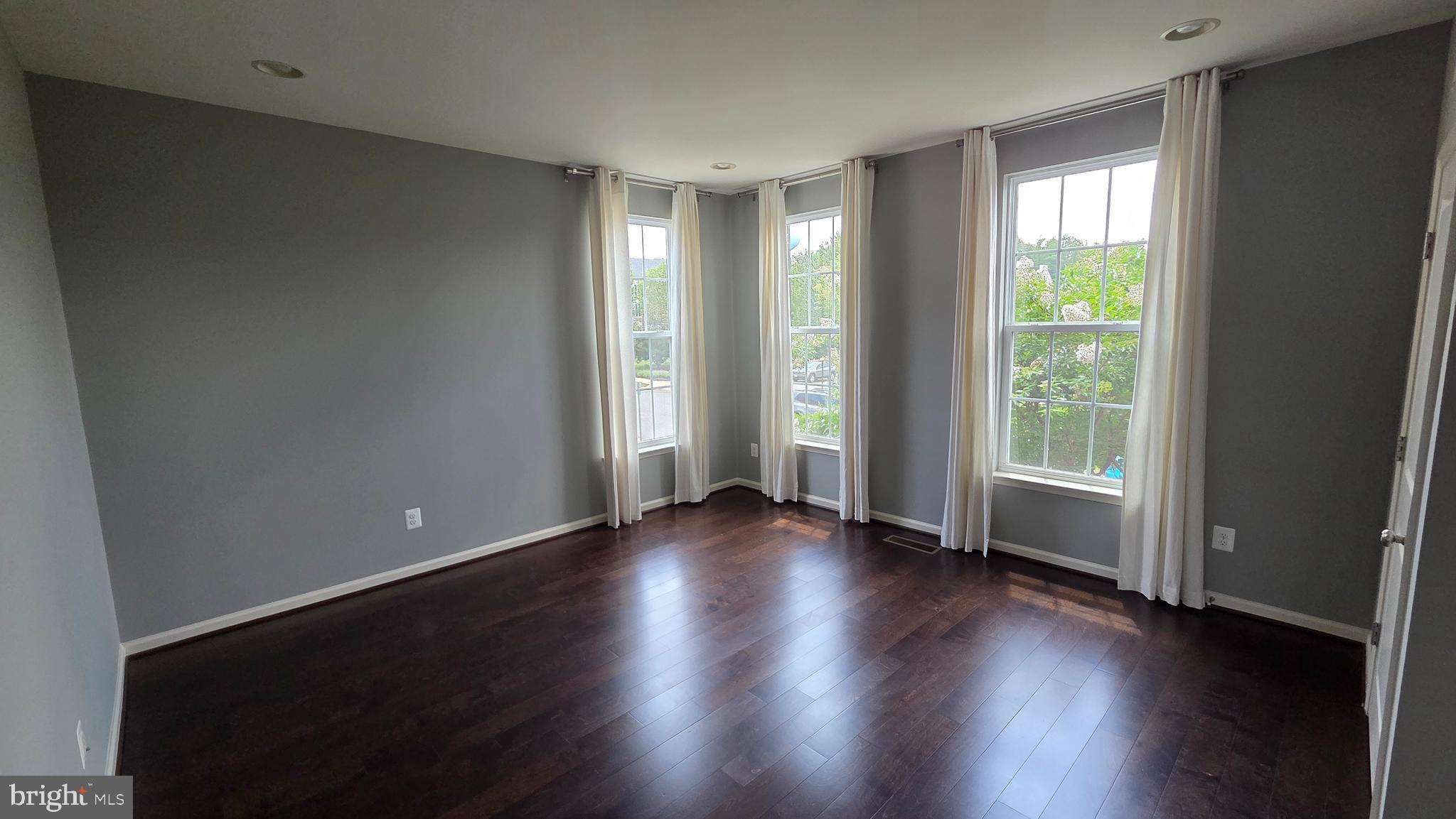 EMBREY MILL - Residential Lease