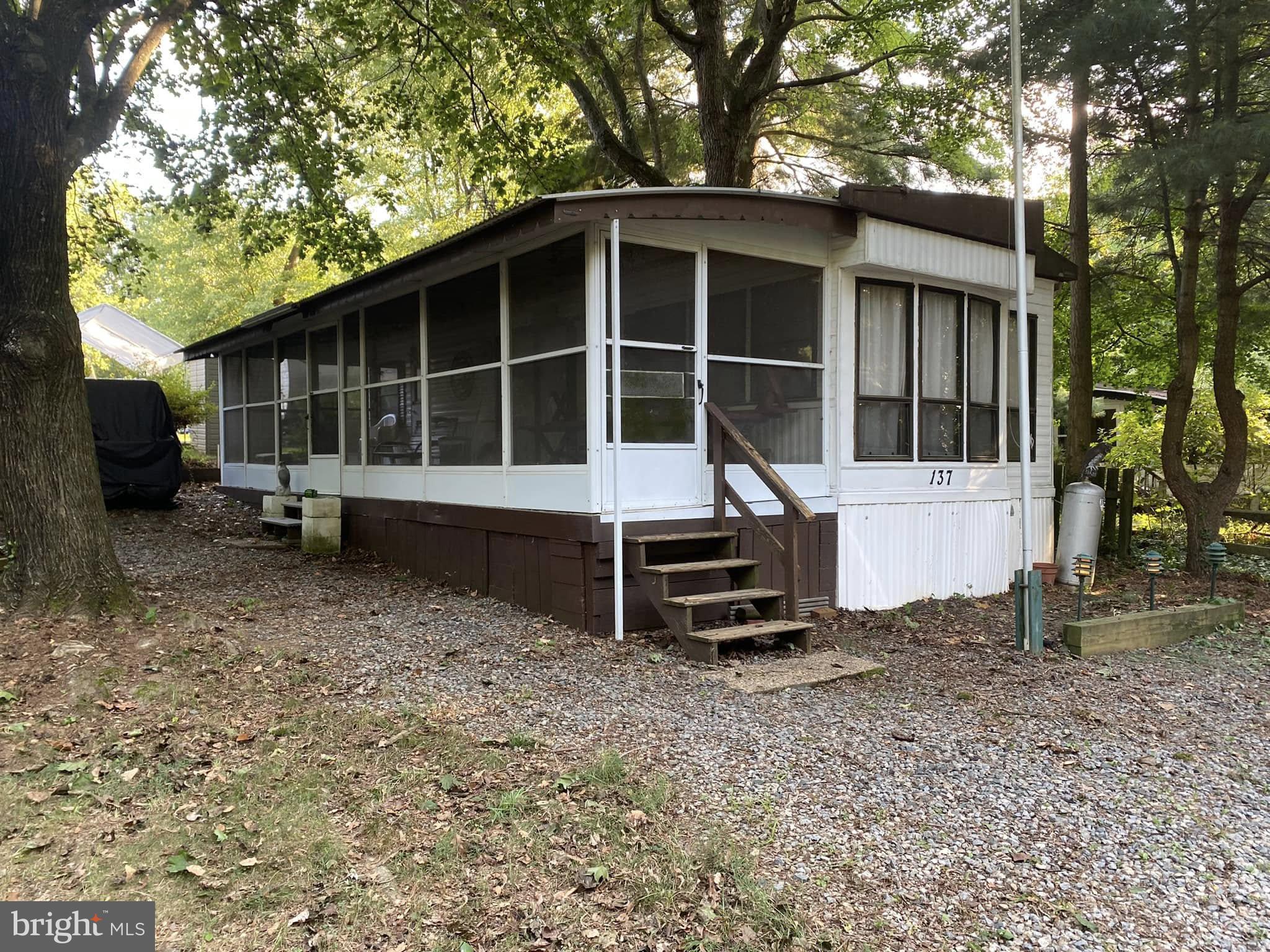 137,138 COOH LANE GLEN 2