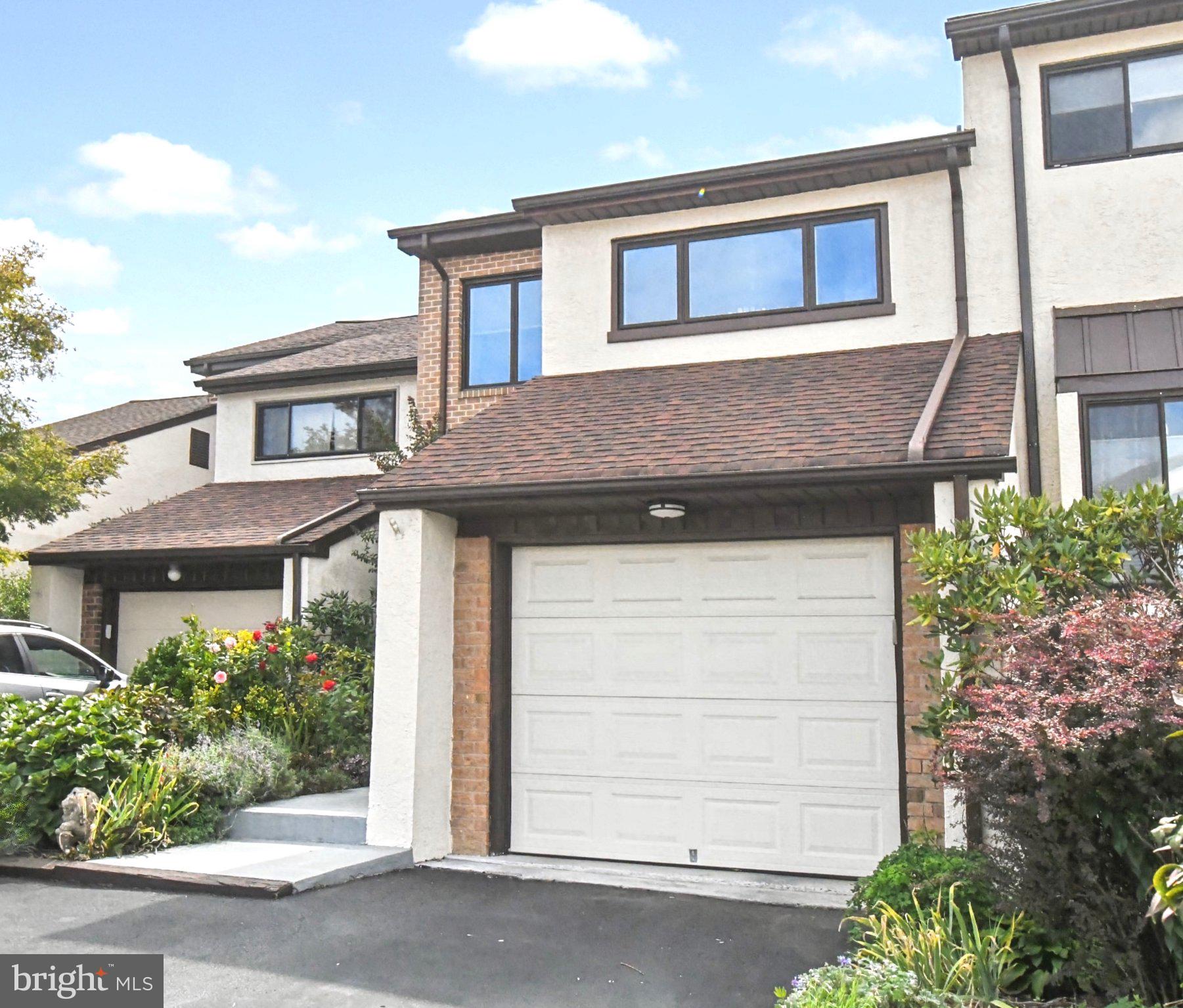 2802 JEFFERSON COURT