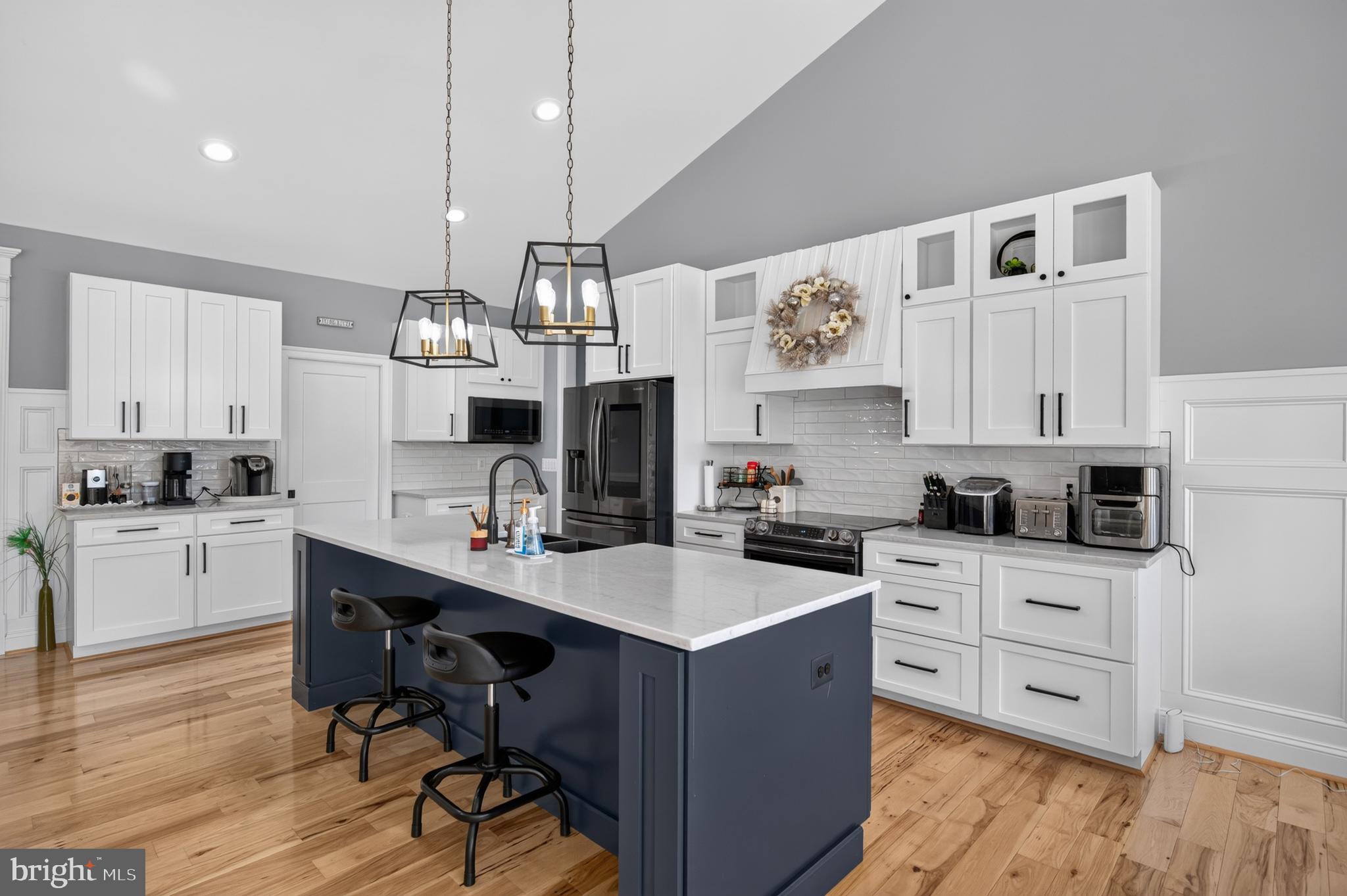 Welcome to 80 Bowling View Road, the personal residence of a respected – image 45
