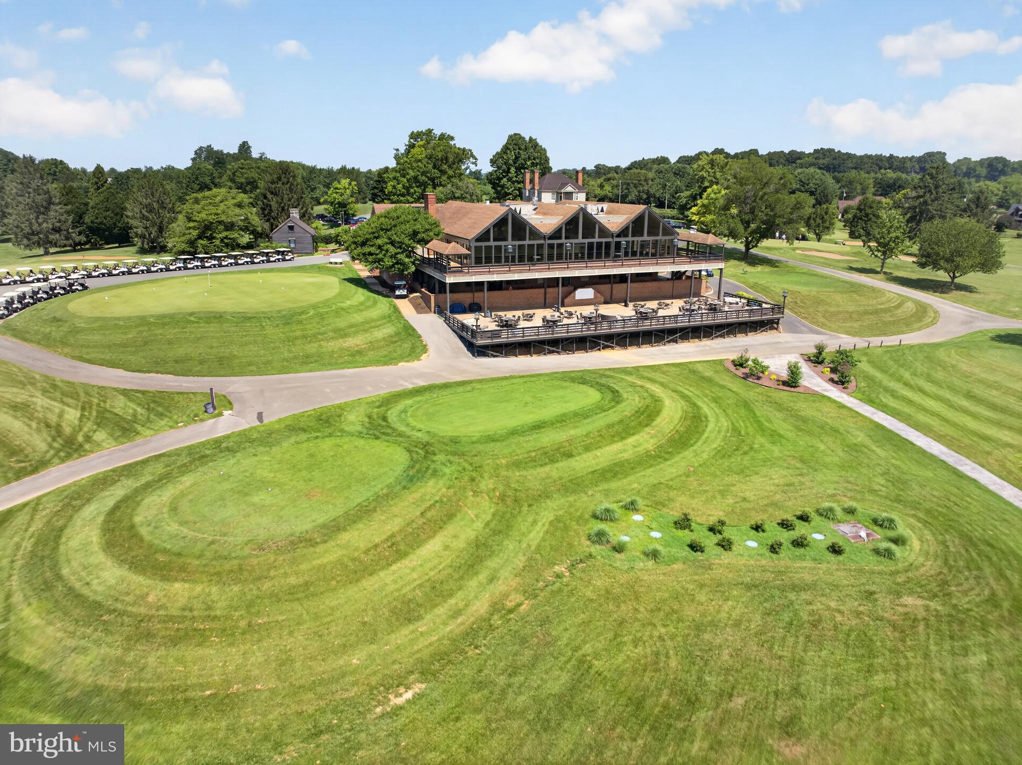 Welcome to 80 Bowling View Road, the personal residence of a respected – image 98