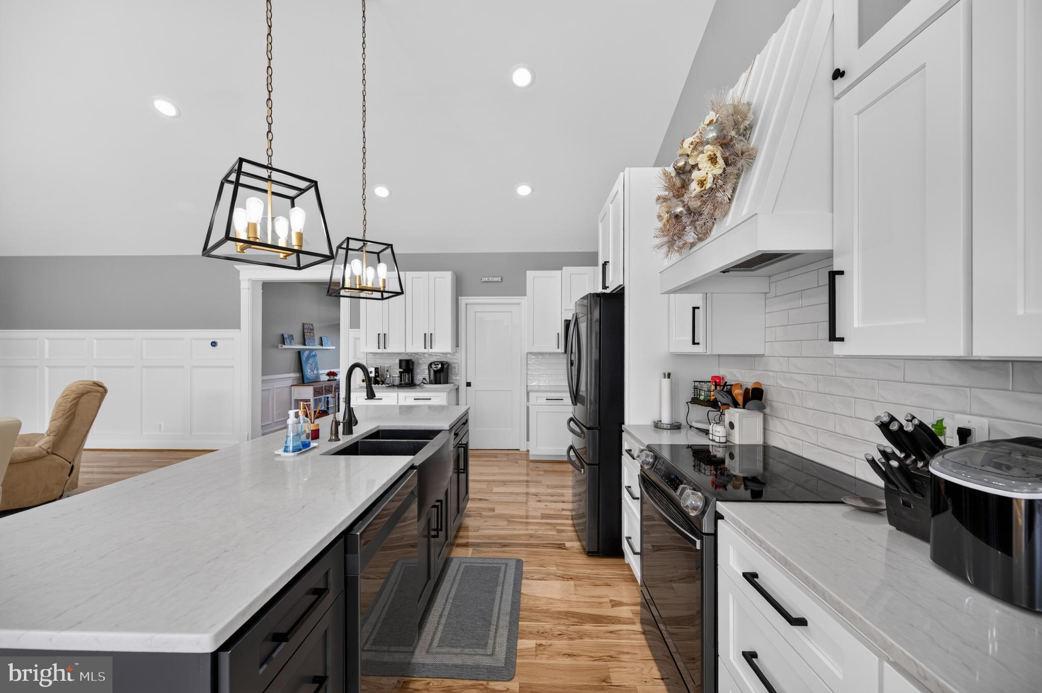 Welcome to 80 Bowling View Road, the personal residence of a respected – image 46