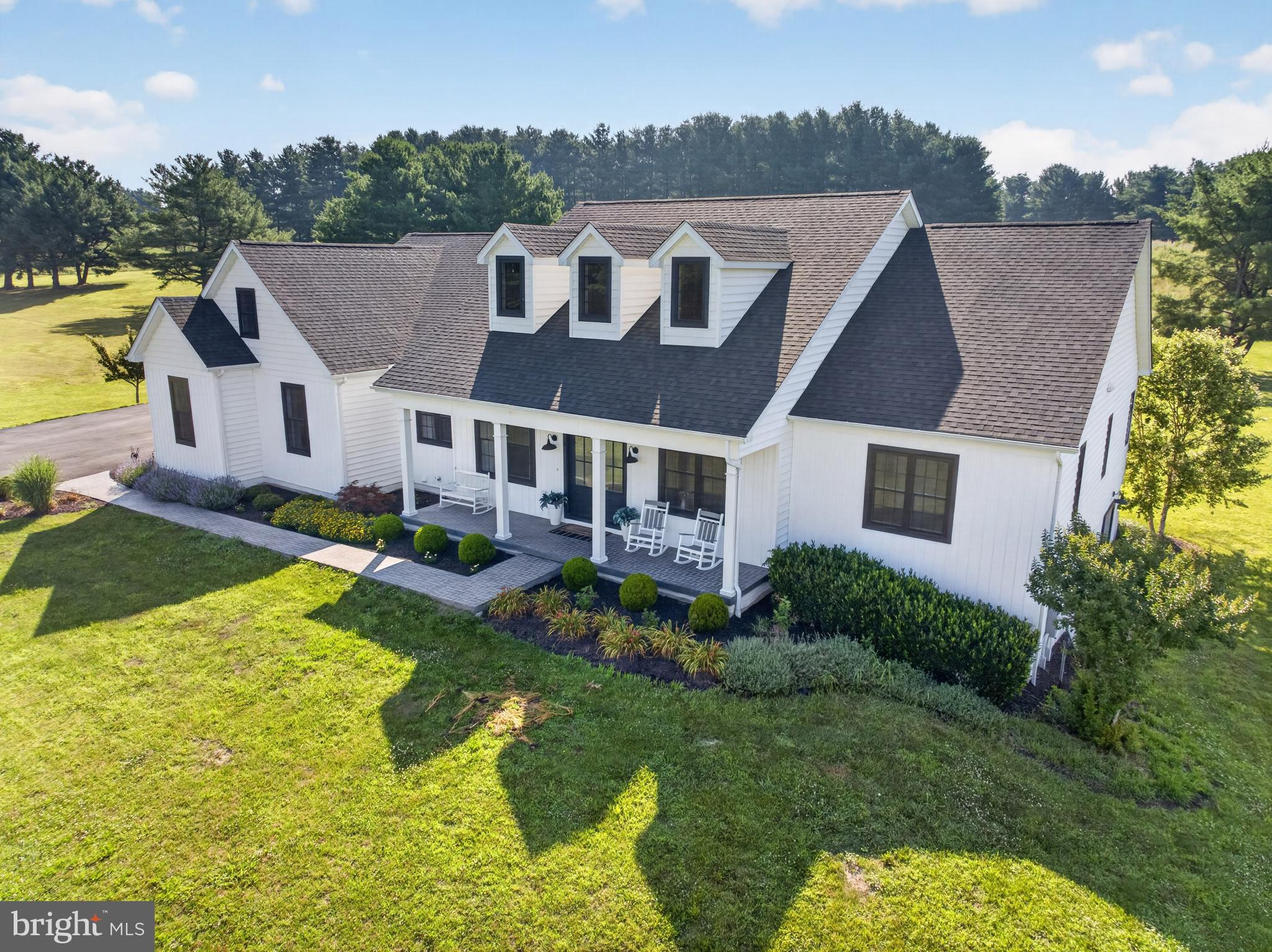 Welcome to 80 Bowling View Road, the personal residence of a respected – image 17