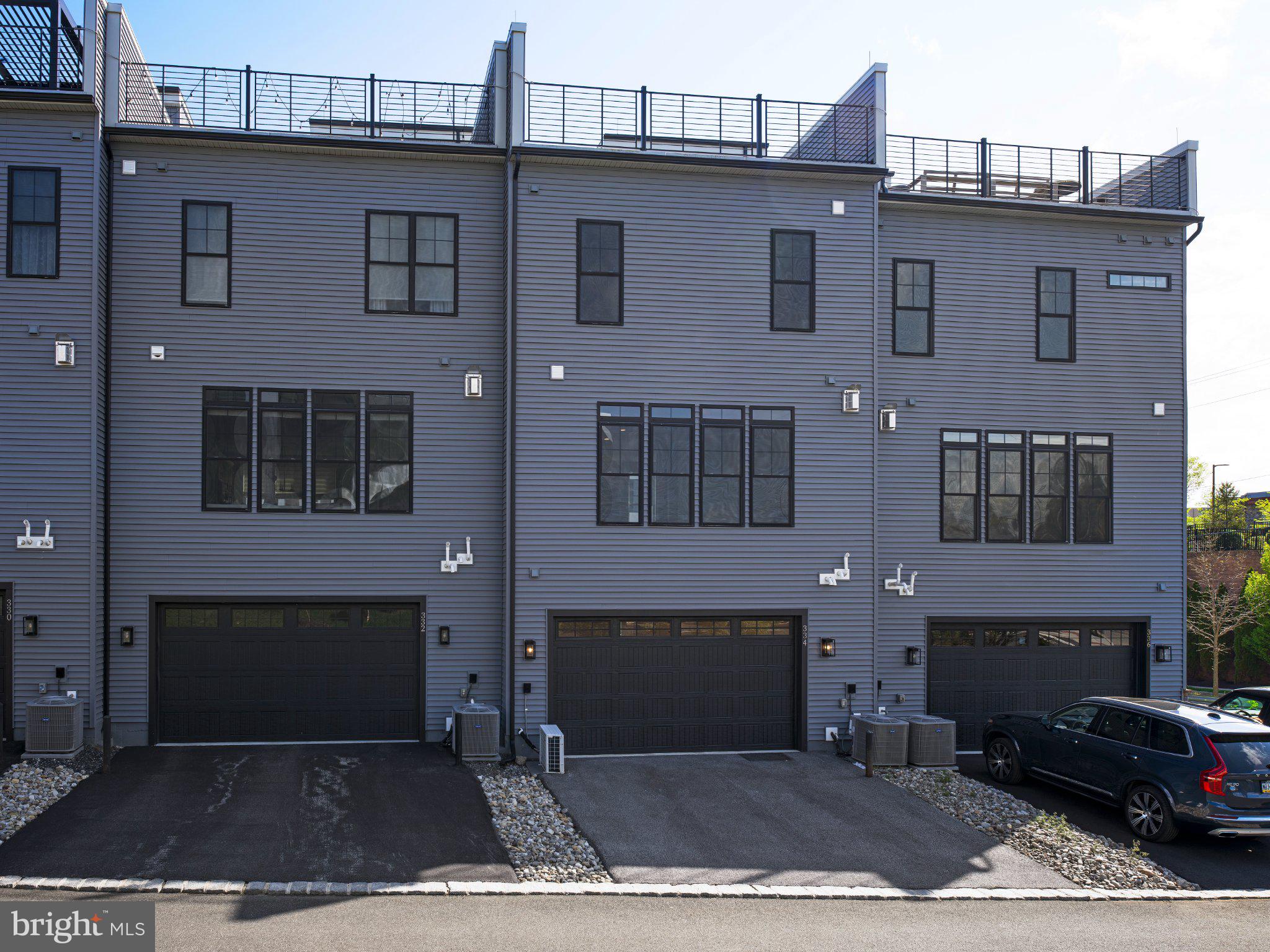 NEWTOWN WALK AT ELLIS PRESERVE - Residential