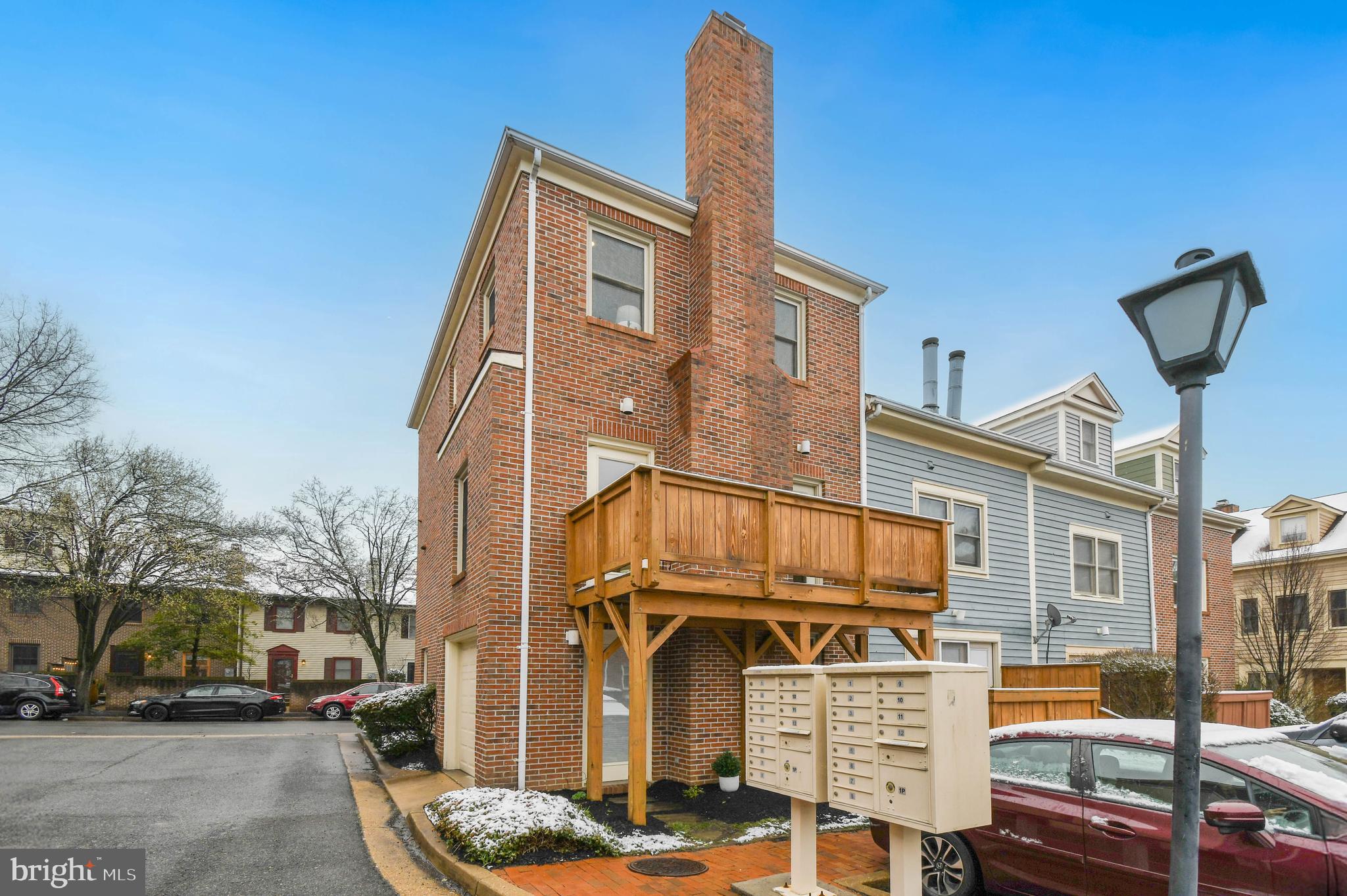 BALLSTON AREA TOWNHOUSES - Residential