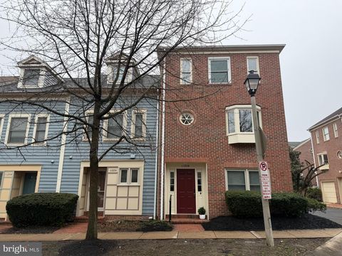 Photo of 1122 - B N Stafford Street, ARLINGTON, VA 22201 (MLS # VAAR2069688)