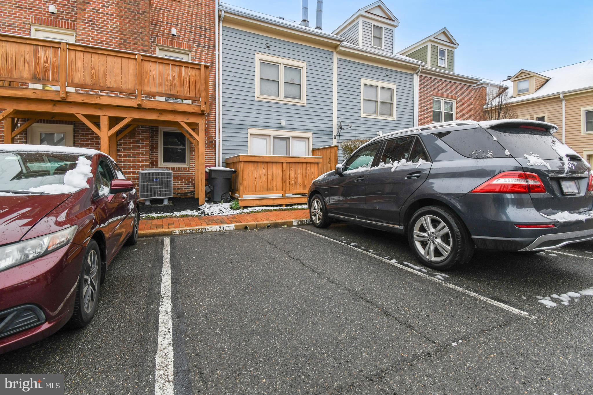 BALLSTON AREA TOWNHOUSES - Residential