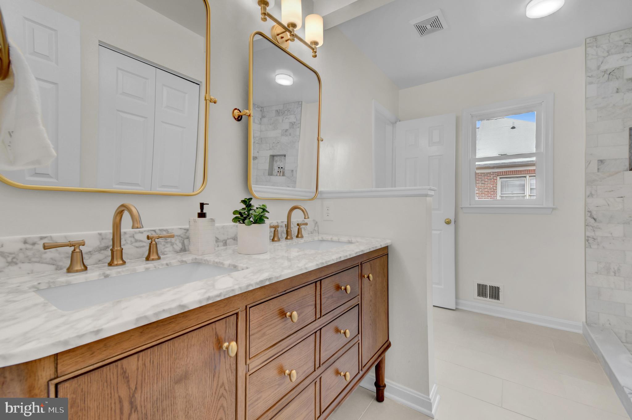 BALLSTON AREA TOWNHOUSES - Residential