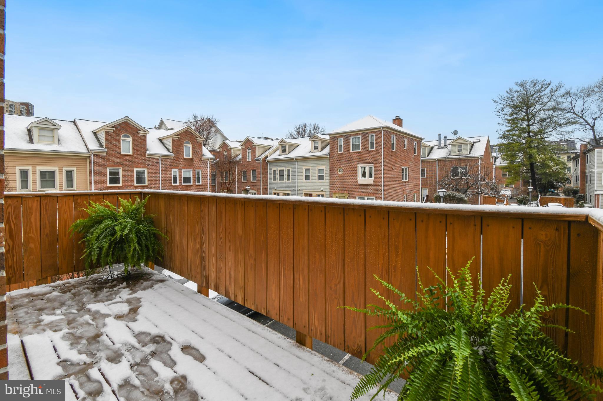 BALLSTON AREA TOWNHOUSES - Residential