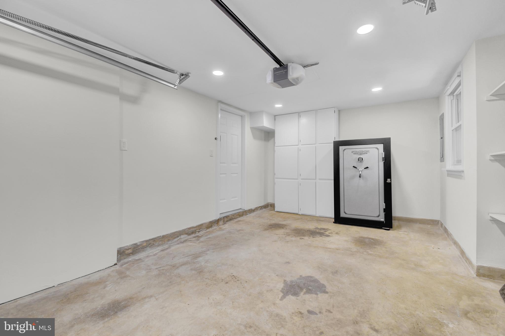 BALLSTON AREA TOWNHOUSES - Residential