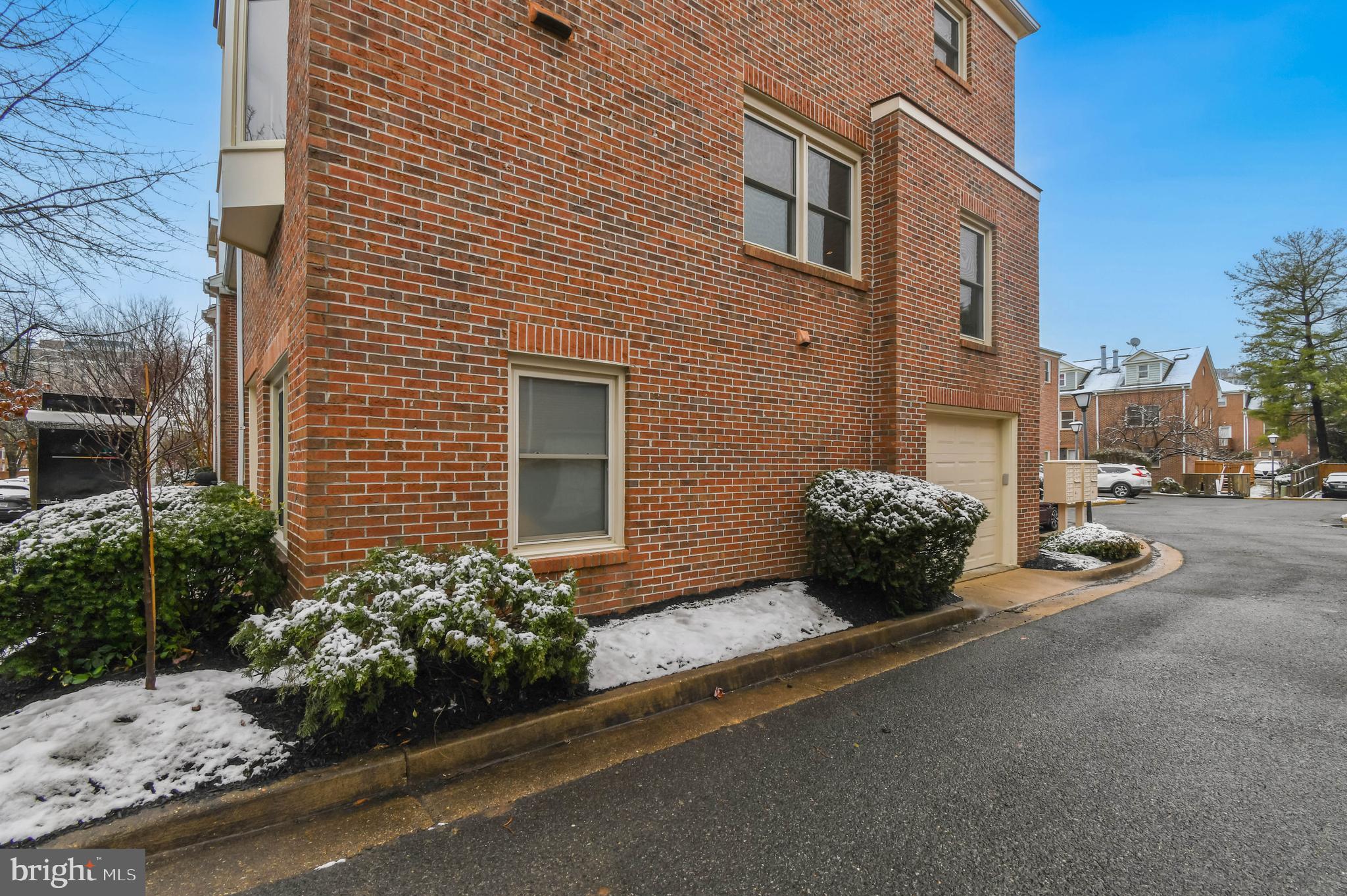 BALLSTON AREA TOWNHOUSES - Residential