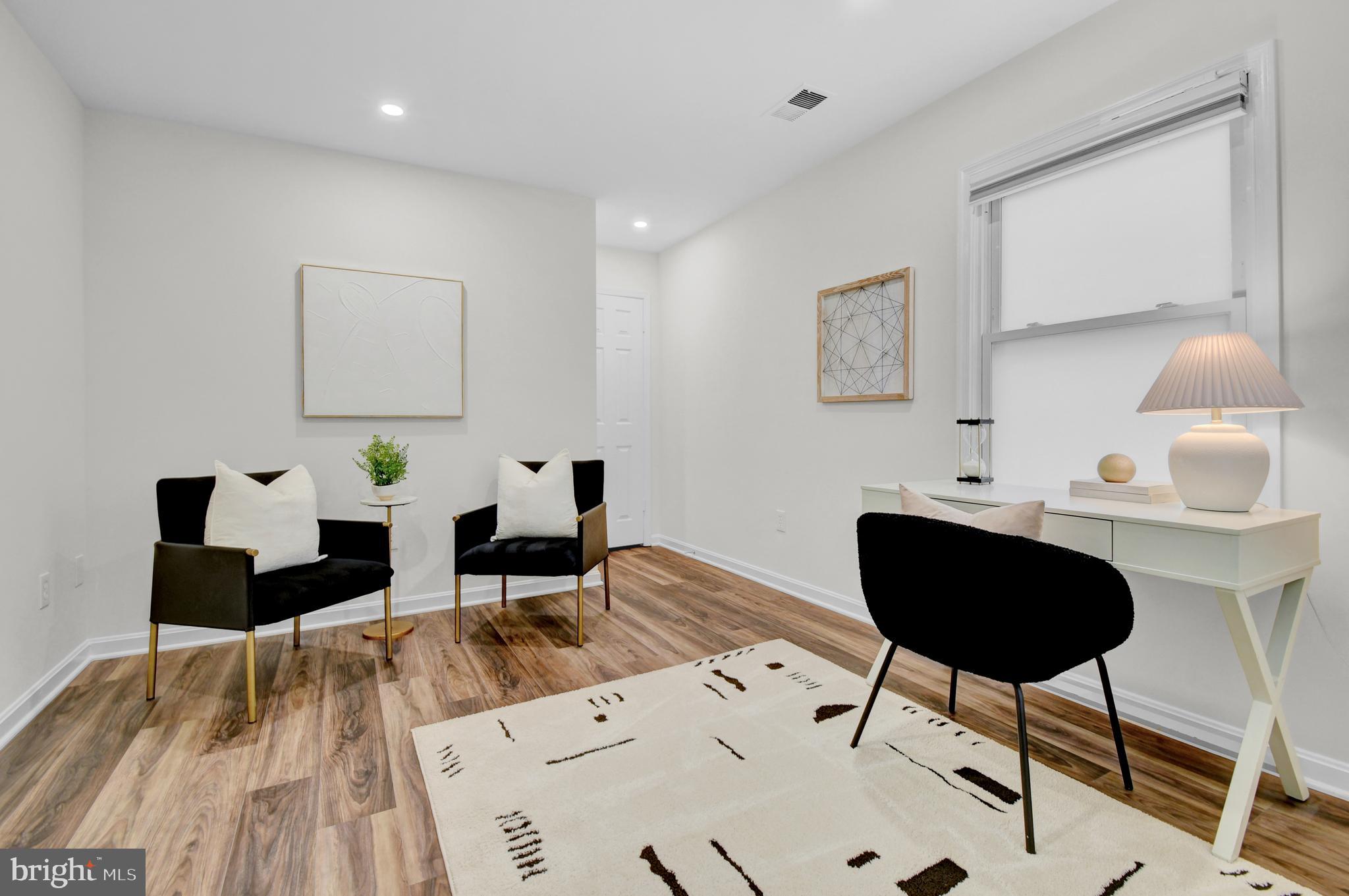 BALLSTON AREA TOWNHOUSES - Residential