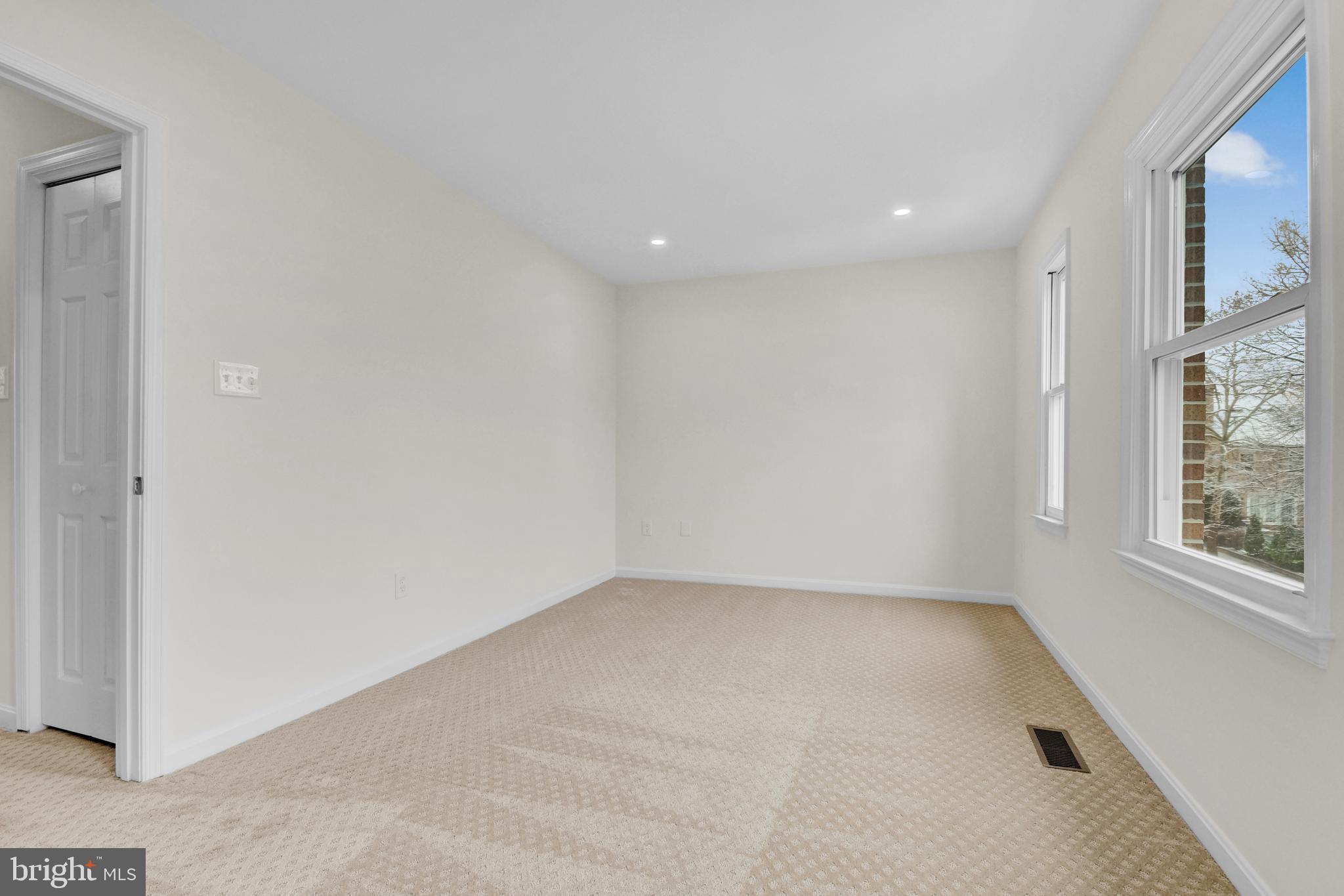 BALLSTON AREA TOWNHOUSES - Residential