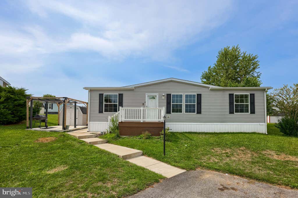 Photo of 101 Fawn Meadow Court, LANCASTER, PA 17603 (MLS # PALA2094366)