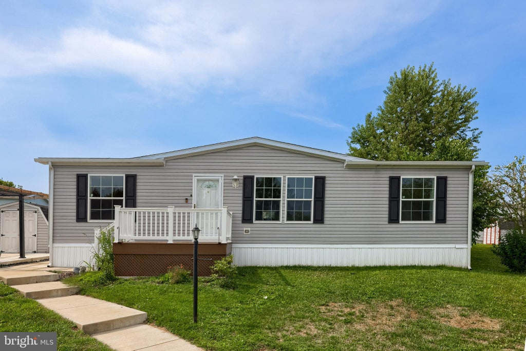 Photo of 101 Fawn Meadow Court, LANCASTER, PA 17603 (MLS # PALA2094366)
