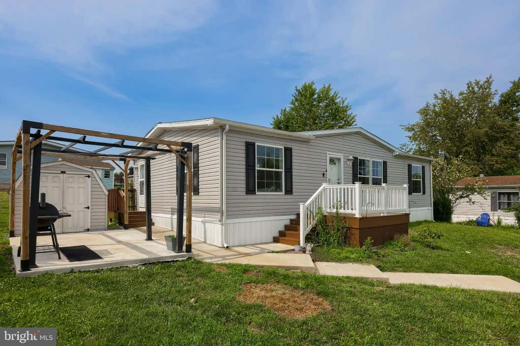 Photo of 101 Fawn Meadow Court, LANCASTER, PA 17603 (MLS # PALA2094366)
