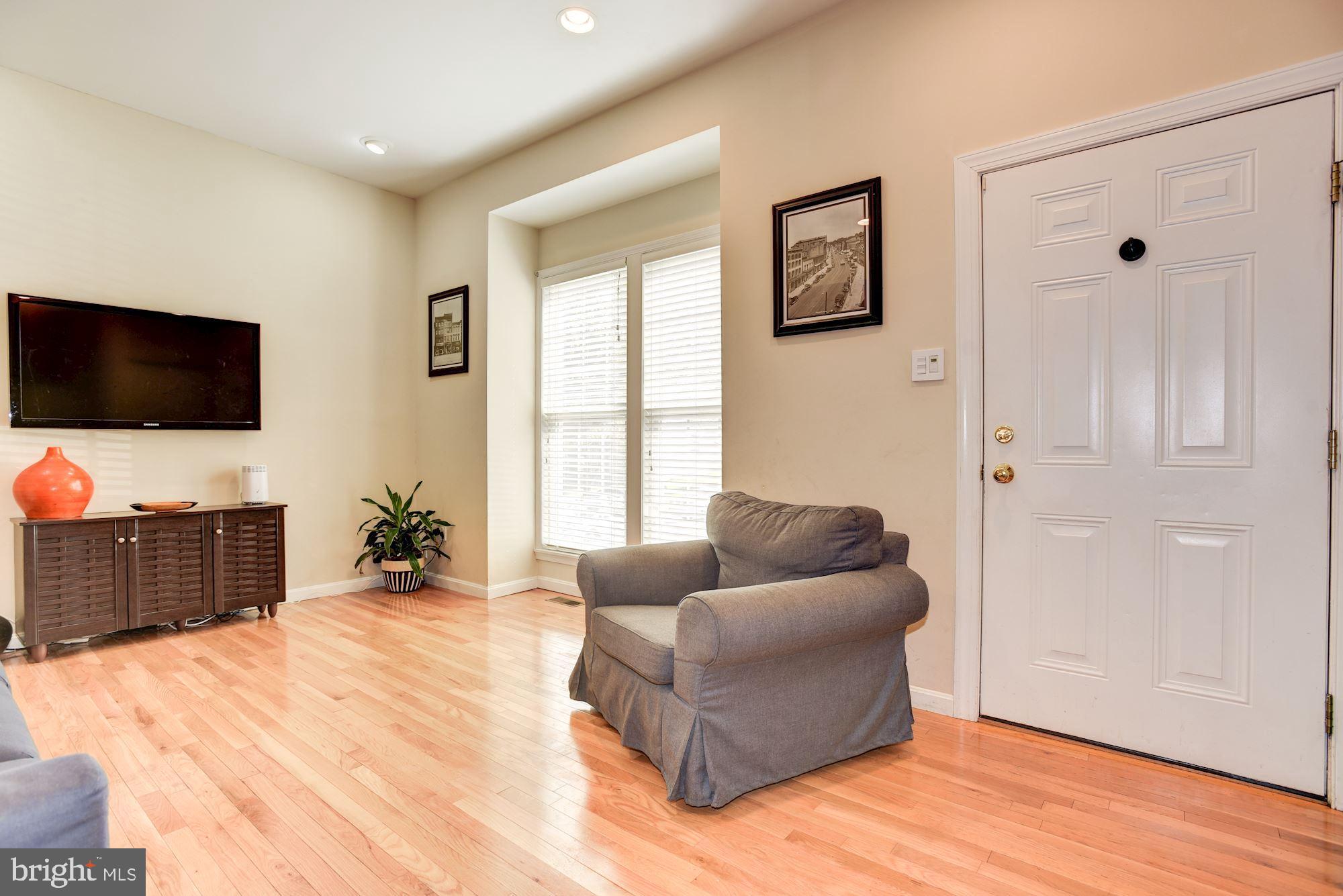 OAK WEST - Residential