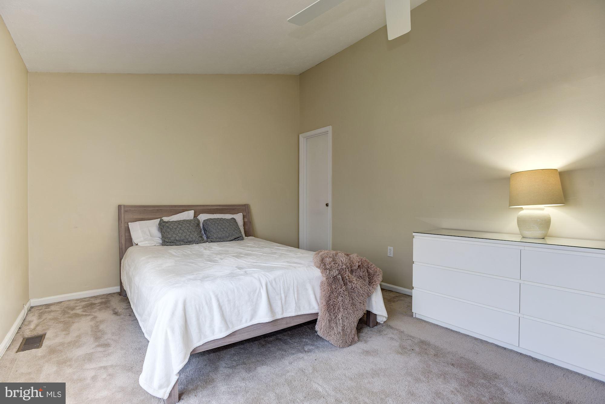 OAK WEST - Residential