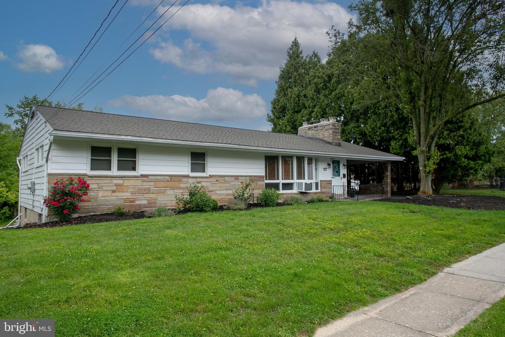 Photo of 415 E Willow Street, ELIZABETHTOWN, PA 17022 (MLS # PALA2068644)
